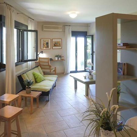 Apartment With Garden In Thessaloniki. Ngoại thất bức ảnh