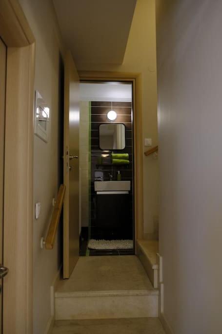 Apartment With Garden In Thessaloniki. Ngoại thất bức ảnh